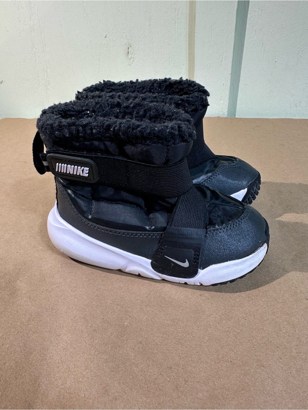 Nike flex advance slip on bootie black & white snow boots youth size 8c